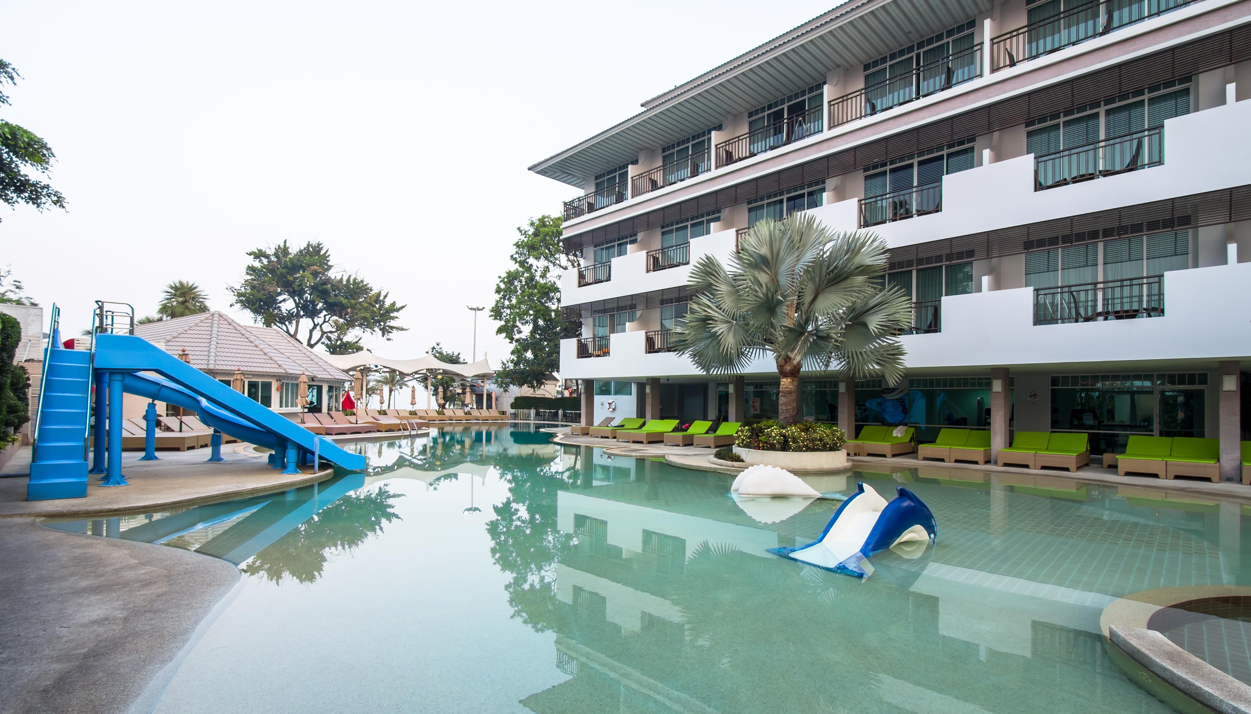 Pattaya Discovery Beach Hotel - Sha Extra Plus Екстер'єр фото