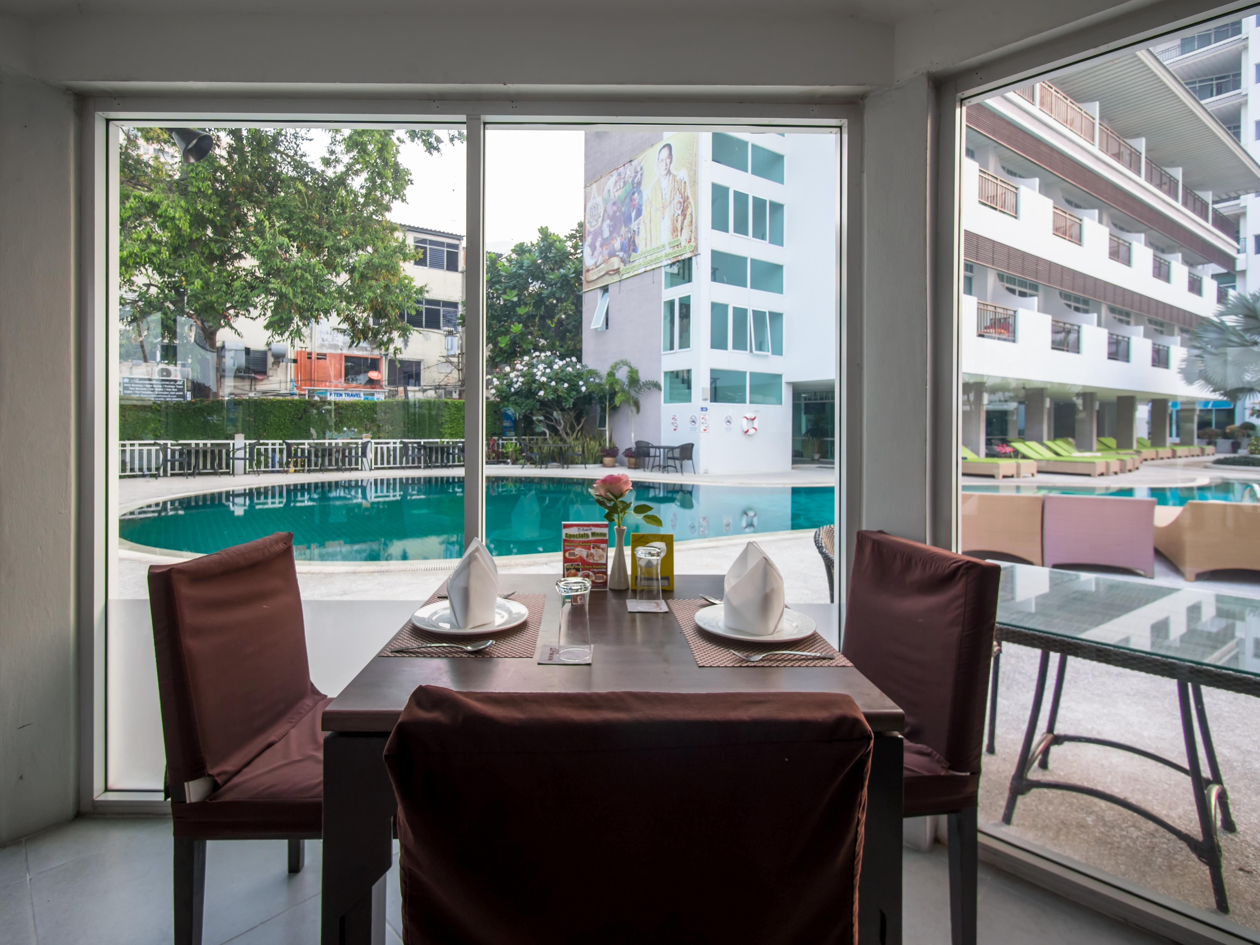 Pattaya Discovery Beach Hotel - Sha Extra Plus Екстер'єр фото