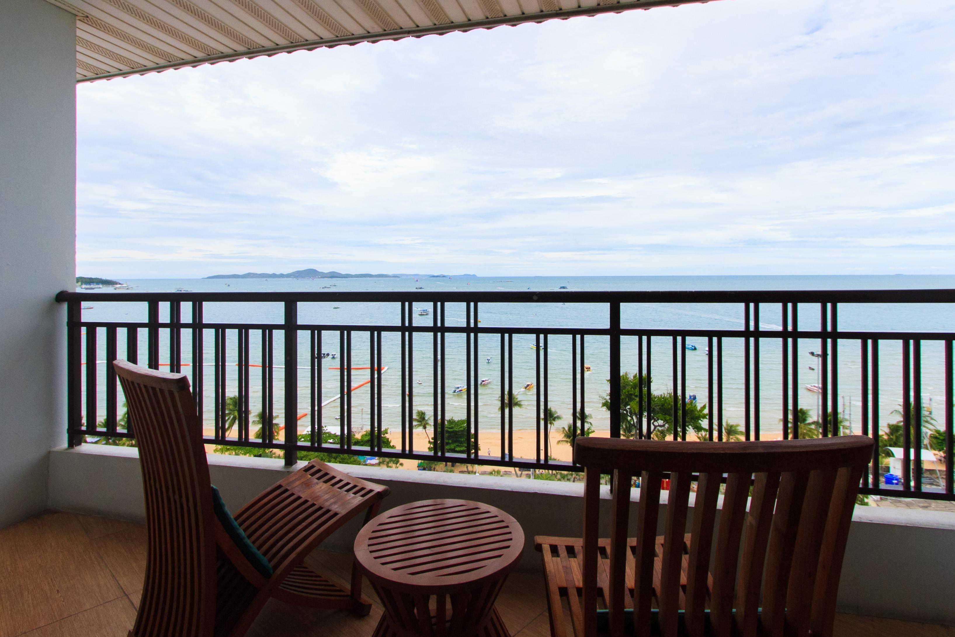 Pattaya Discovery Beach Hotel - Sha Extra Plus Екстер'єр фото