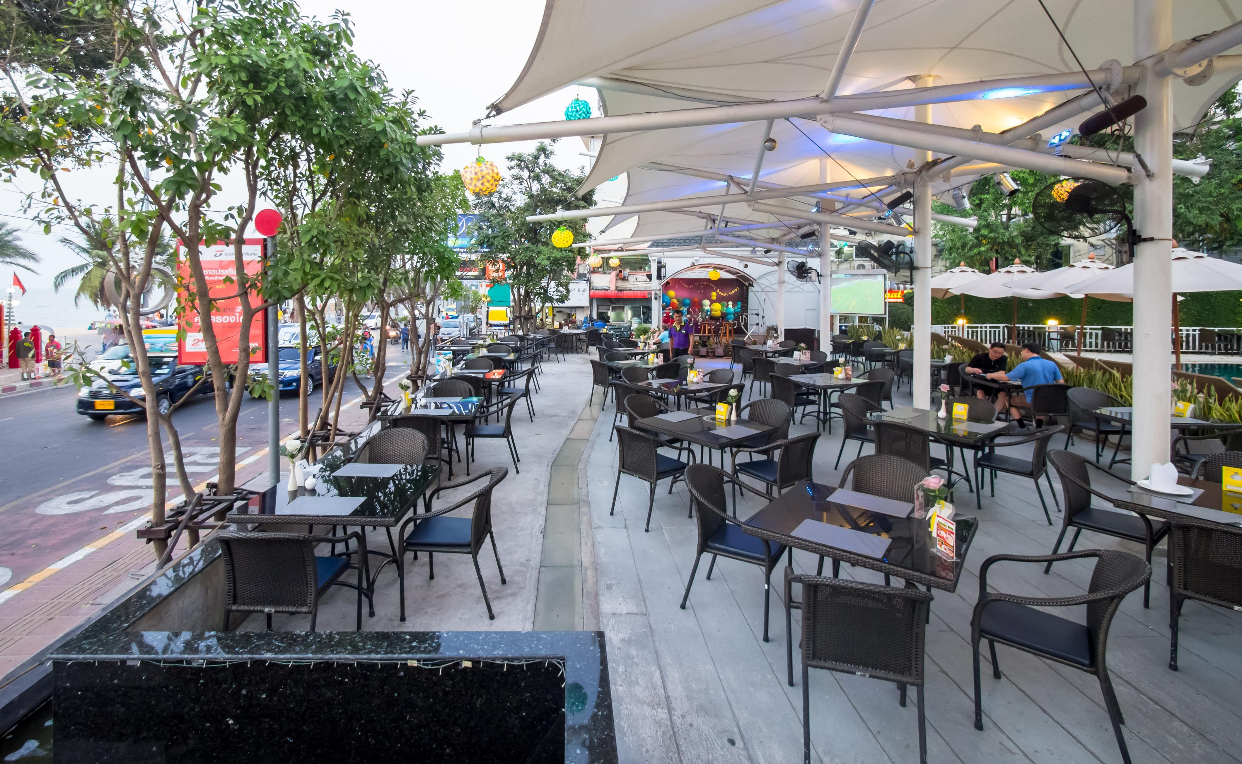 Pattaya Discovery Beach Hotel - Sha Extra Plus Екстер'єр фото