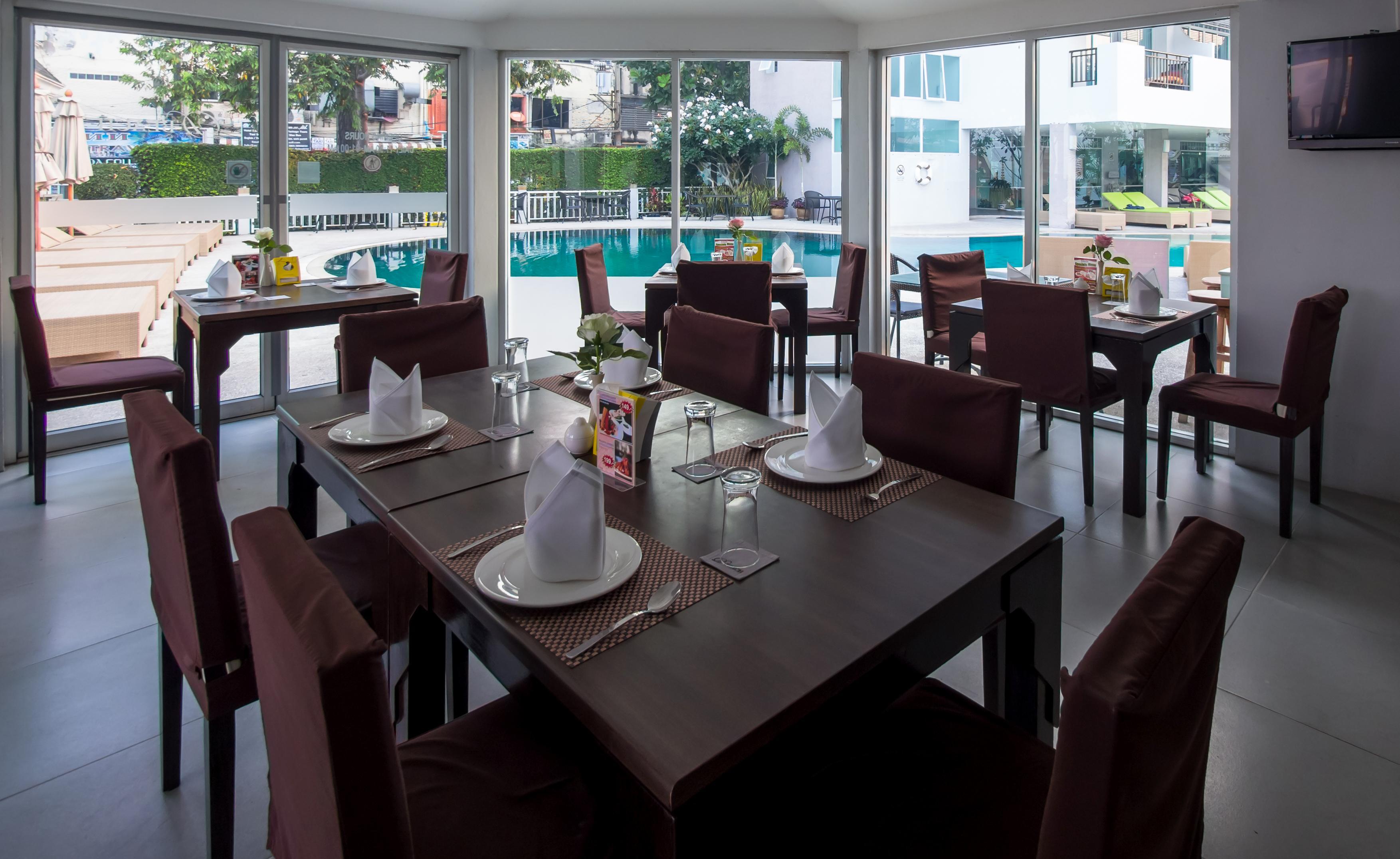 Pattaya Discovery Beach Hotel - Sha Extra Plus Екстер'єр фото
