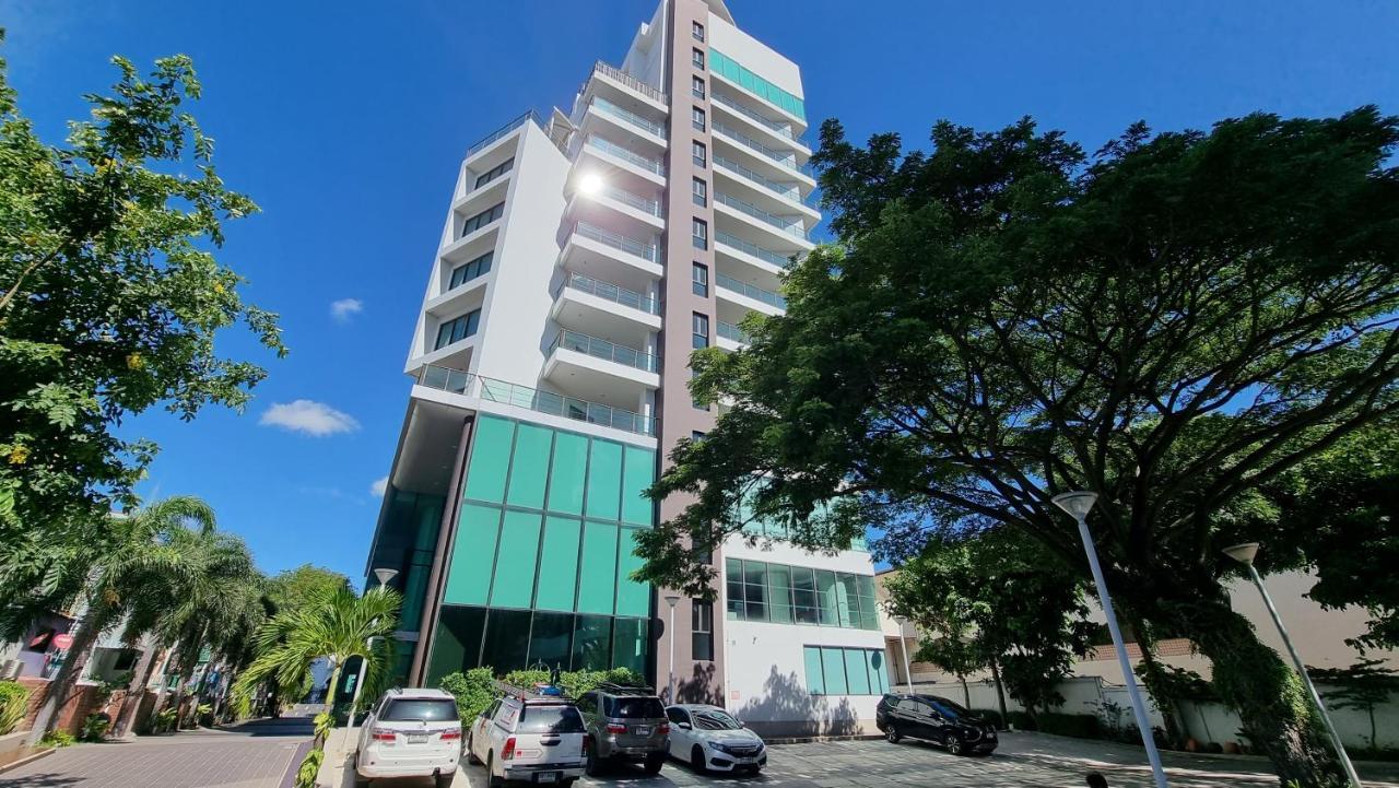 Pattaya Discovery Beach Hotel - Sha Extra Plus Екстер'єр фото