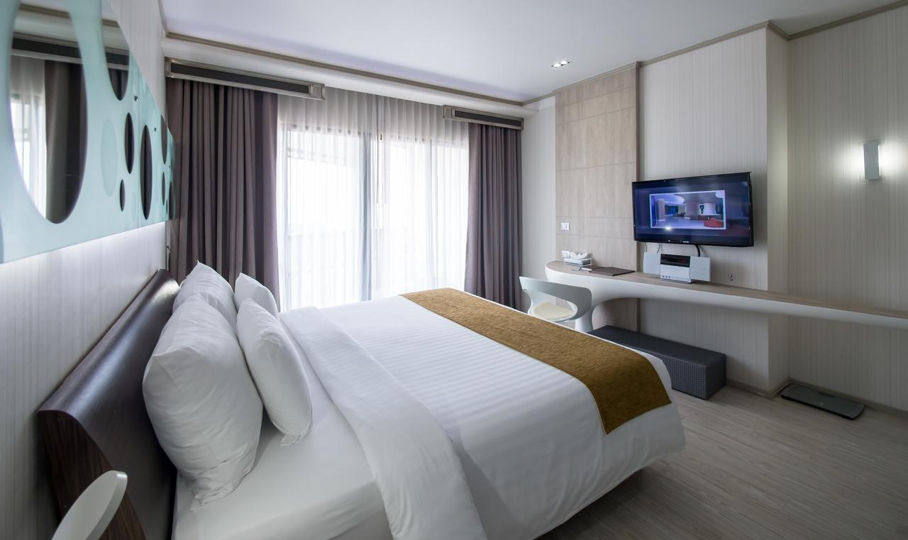 Pattaya Discovery Beach Hotel - Sha Extra Plus Екстер'єр фото