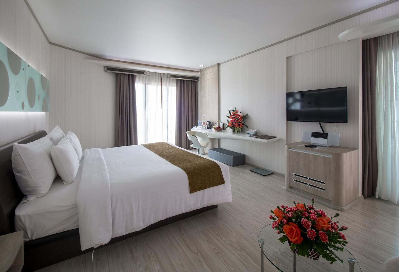 Pattaya Discovery Beach Hotel - Sha Extra Plus Екстер'єр фото
